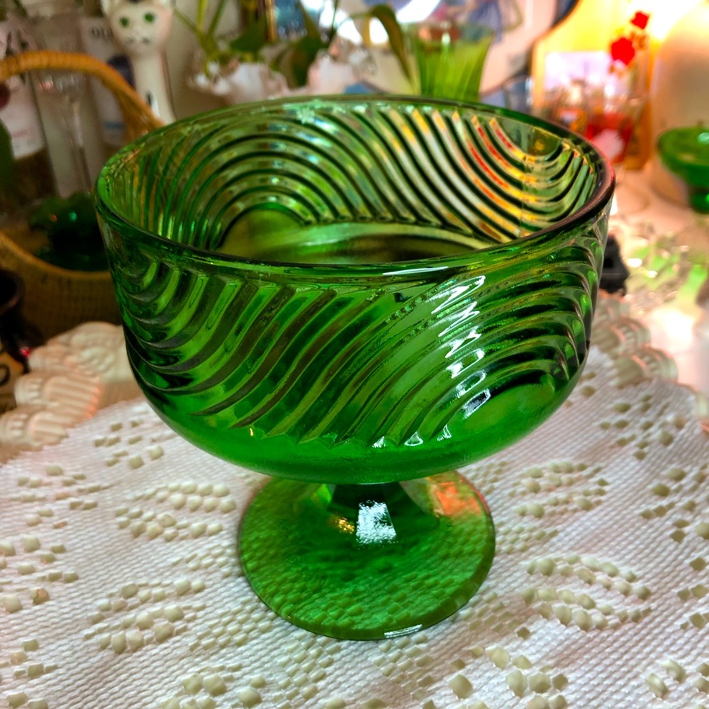 1940’s -1960’s era stemmed candy bowl